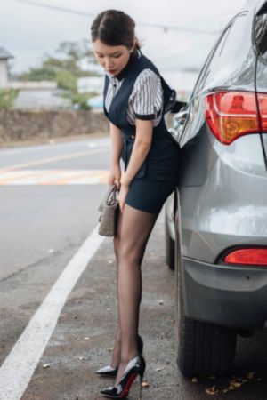 25岁女高中生动漫