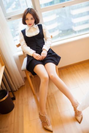 天降女子从2楼掉下了未修剪